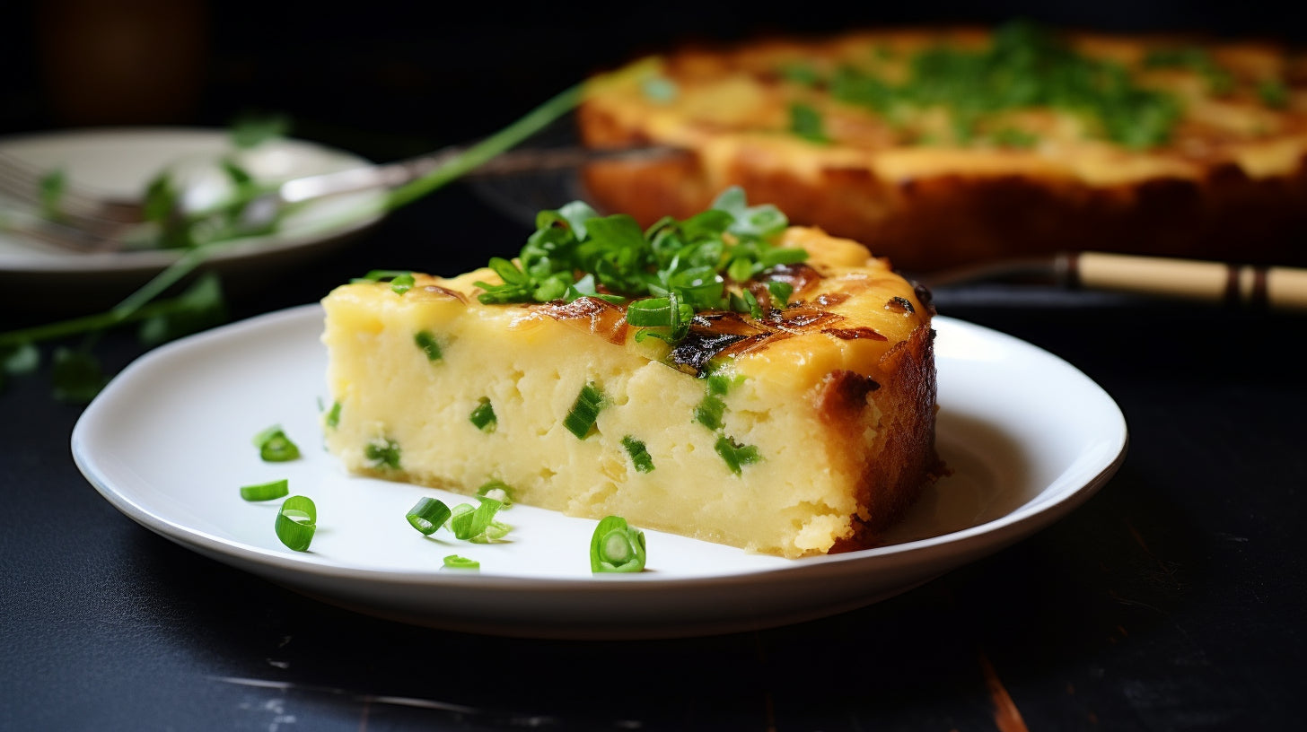 Gâteau de Pommes de Terre à l'Ail Noir avec Crème Sure