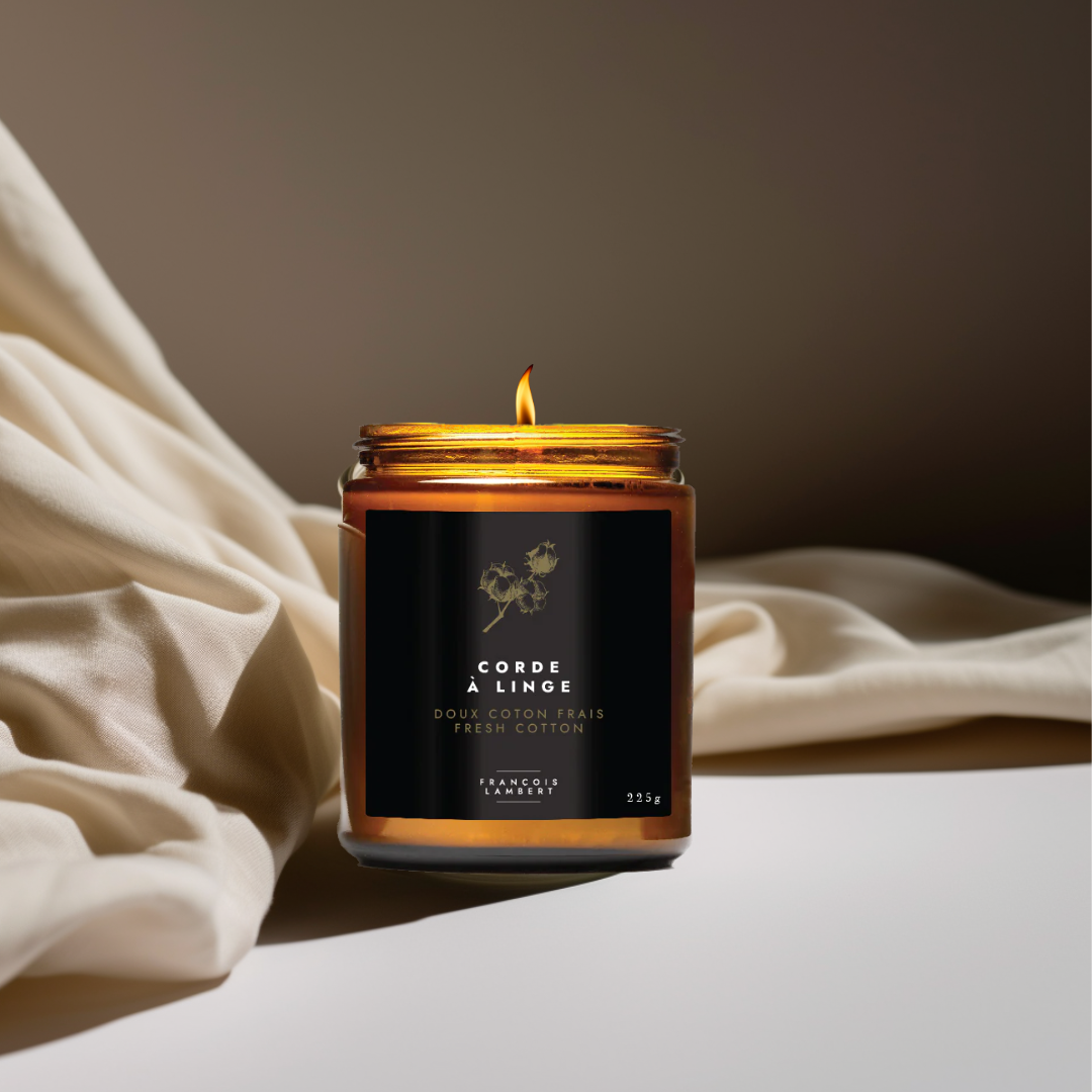 bougie de soya dans un environement minimaliste doux cotton frais