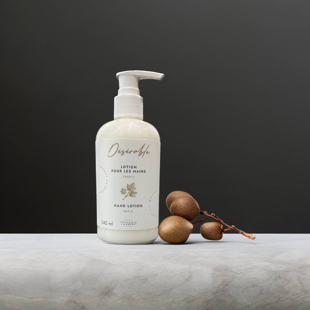 lotion pour les mains à l'érable dans un décor minimaliste