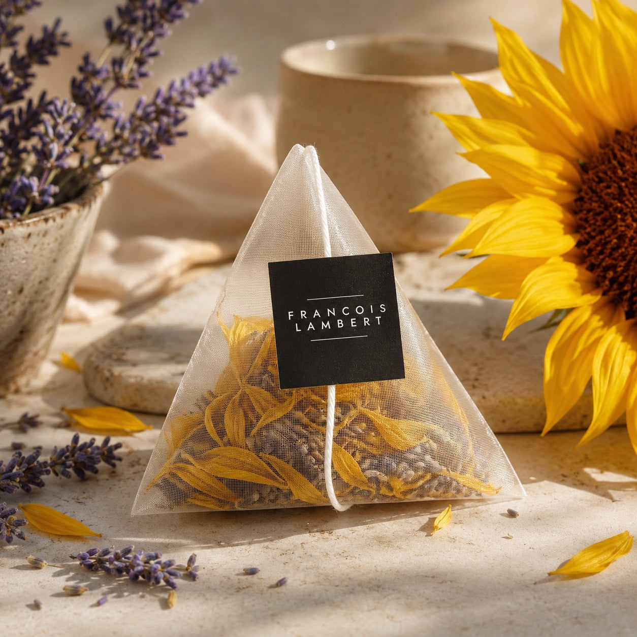 Tisane aux pétales de tournesol et à la lavande